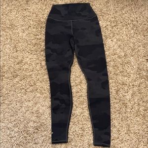 Alo High-waist camo vapor legging